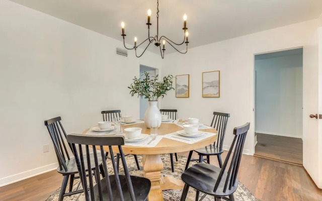 Family-friendly Home: 6 Mi to Downtown Mobile!