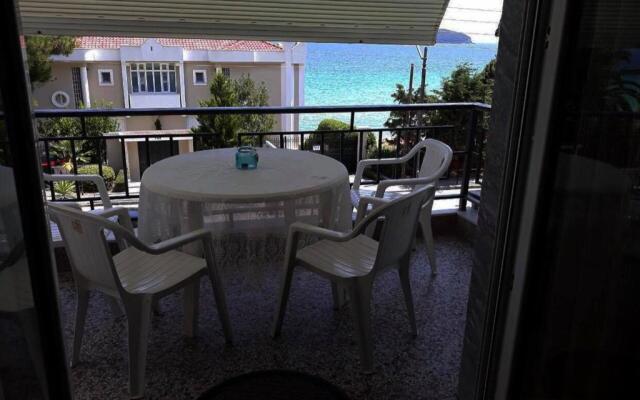 Spyros Studio