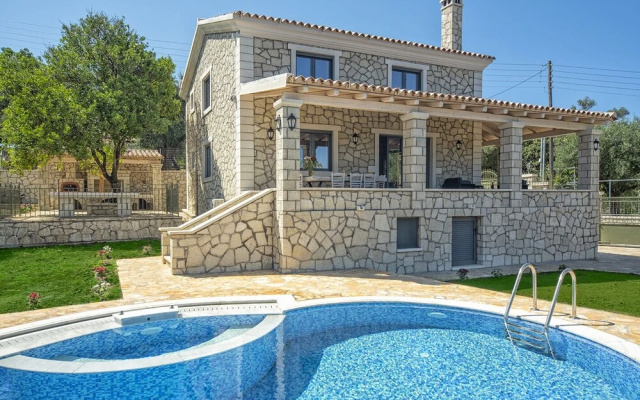 Luxury Villa Irida