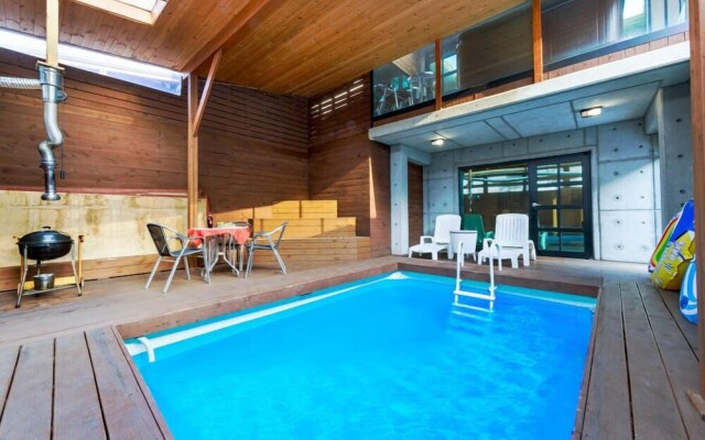Vista Hill Pool Villa