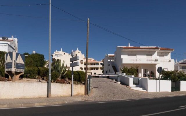 Stunning Olhos do Mar Apt, Albufeira