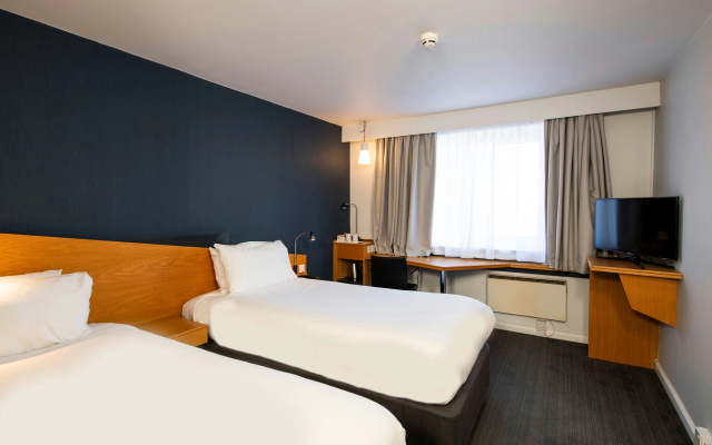 Holiday Inn Express Swindon - West by IHG