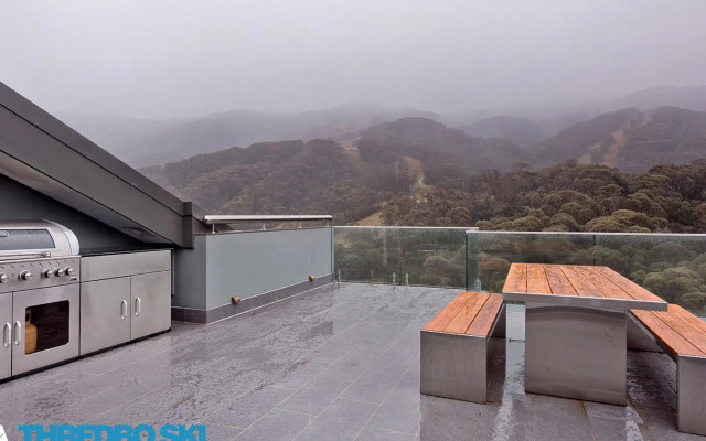 The Peak Penthouse 9