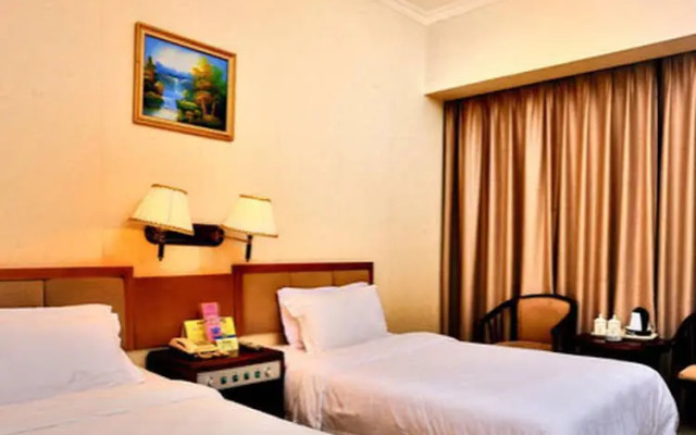 The Overseas Chinese Building Hotel