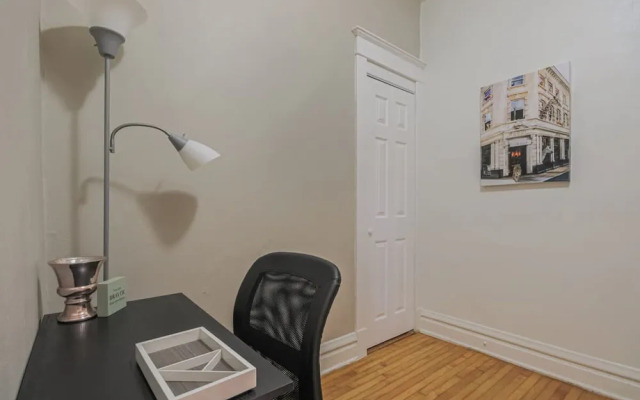 Peaceful One Bedroom Home Near Chicago