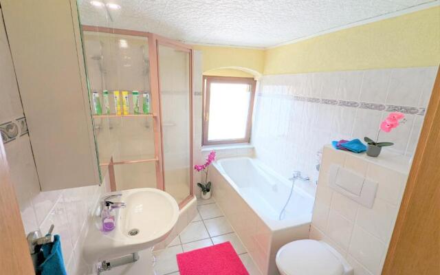 Familienwohnung für 3 mit Sauna, Pool & Terrasse - Famzi