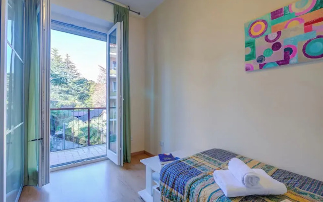 Alelu Classy And Chic Stresa Center