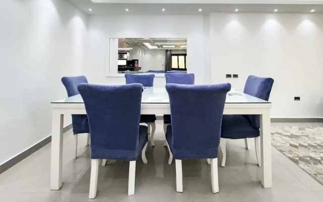 The Bold & Bright 3bdr Apt. 15 Min To Airport