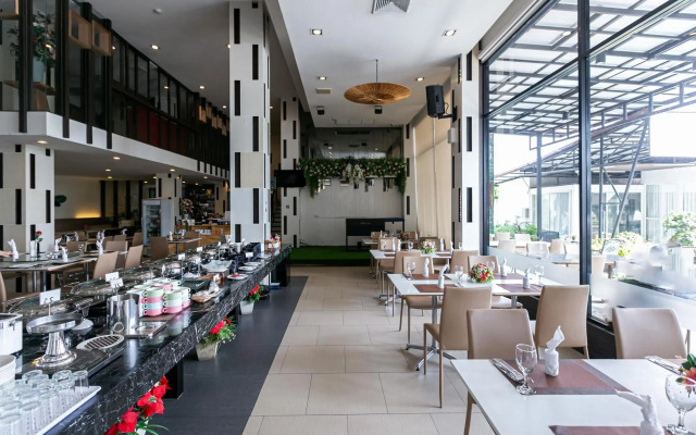 Grand Ratchapruek Hotel