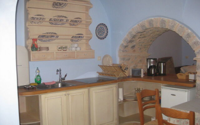 Traditional Hotel  IANTHE