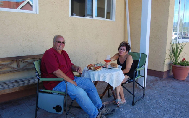 Crown Resort Motel