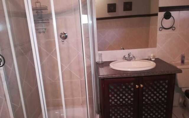 Khaya Africa Guesthouse and Spa