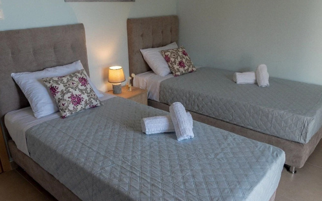 Dimi Seafront Partment by Rentals Pro