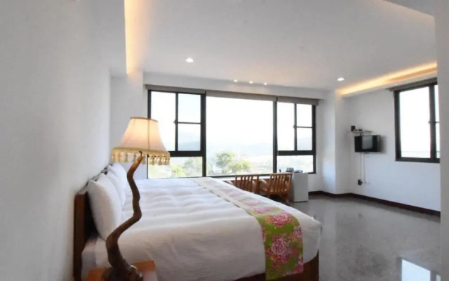 Sanyi Ju Xiang Minsu