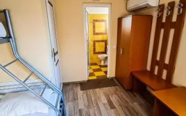 5 Stars High Hostel