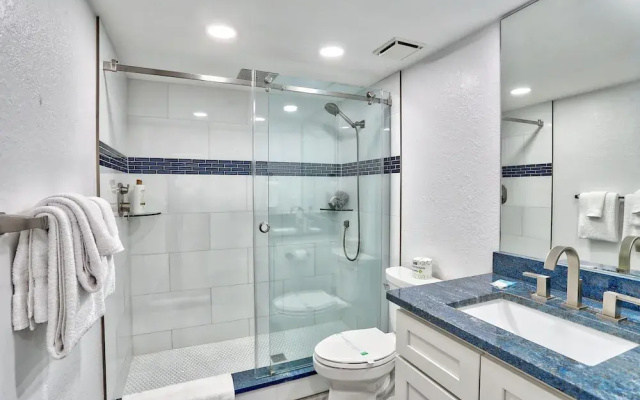 Land's End 11-302 Beach Front - Premier