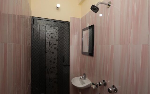 OYO 14633 Lakeview Guest House