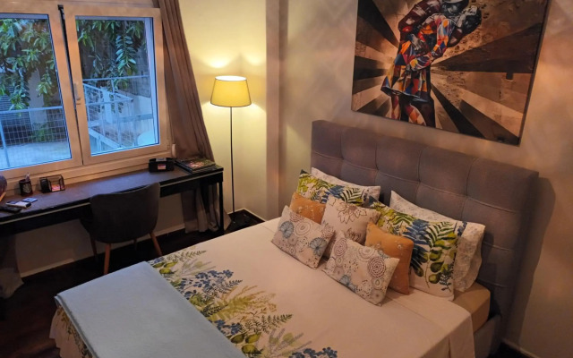 Alexandras Metro Studio