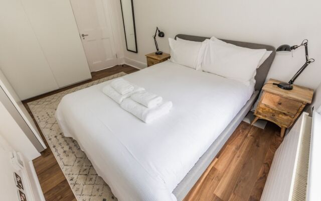 Eson2 - Charming 3 Bedroom Flat in Chelsea