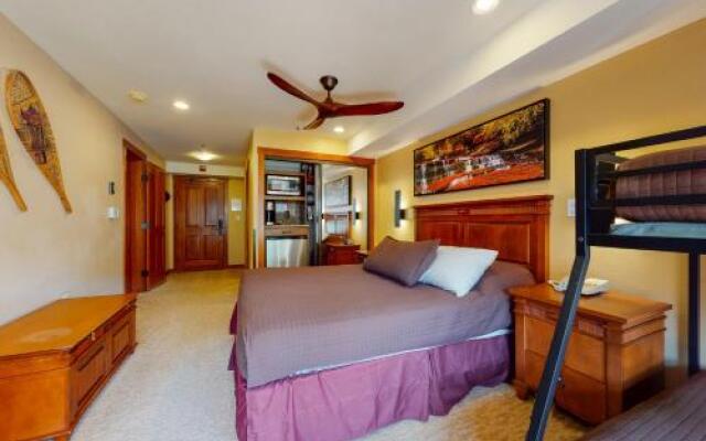 Powderhorn Lodge 408: Rustic Mountain Suite