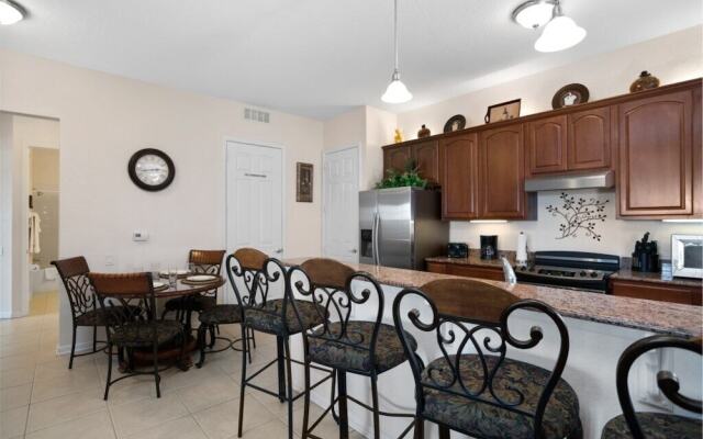 Pool View Penthouse 3 Bedroom Condo