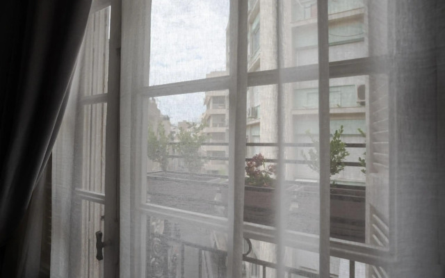 Polytimon, an Athenian neoclassical apartment