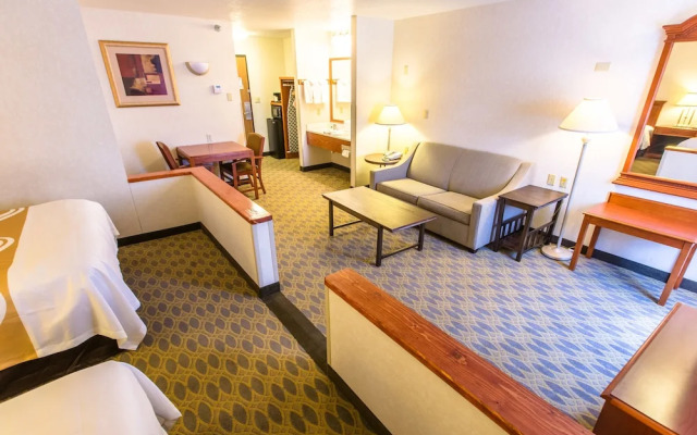 Quality Inn & Suites University