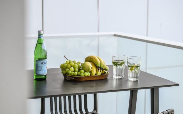 Opulent Ease 2BR Apt in Midtown
