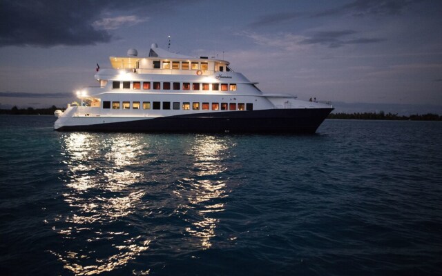 Haumana Cruises - Bora-Bora to Taha'a (Monday to Thursday)