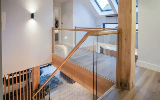 Ty Cyfoes - Luxurious 4 Bedroom - St. Florence