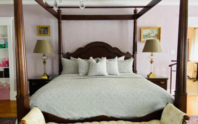1000 Islands B&B – The Bulloch House