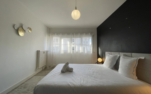 Apartment in Le Mans Near Train Station