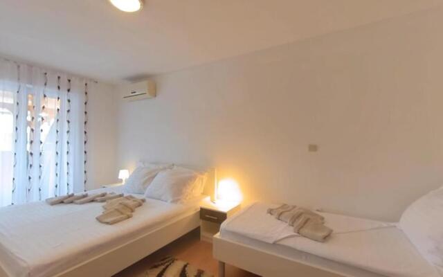 Apartments Dario