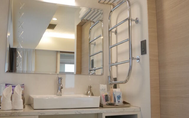 Breath Hotel