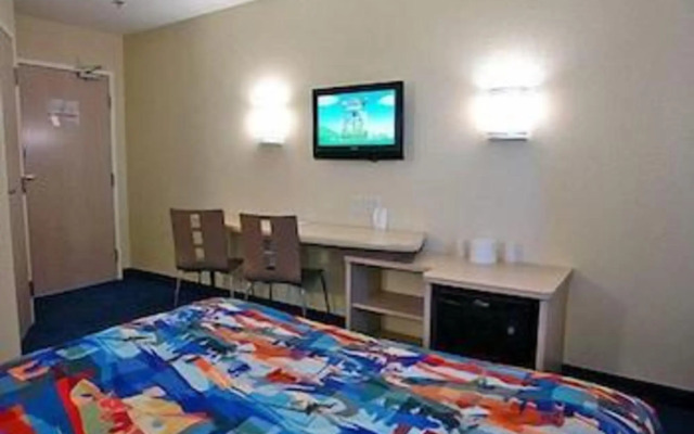 Motel 6