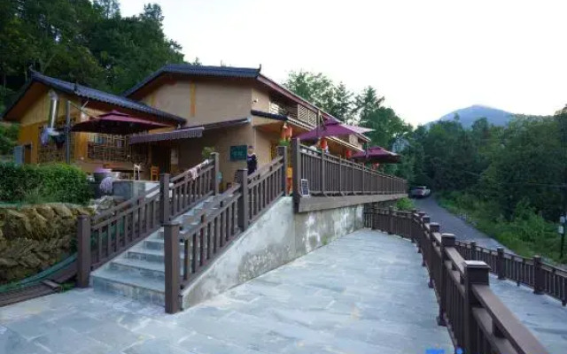 Yinxian Baicaotang Homestay