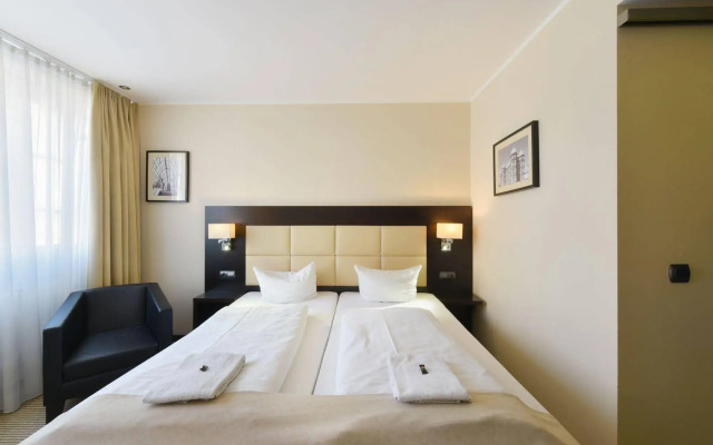 Zi Hotel & Lounge