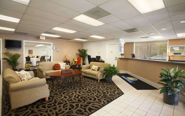 Days Inn By Wyndham Alexandria