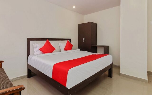 OYO 28743 Golconda Inn