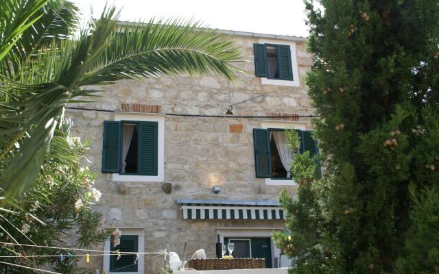 Coastal Apartment in Vis Near sea