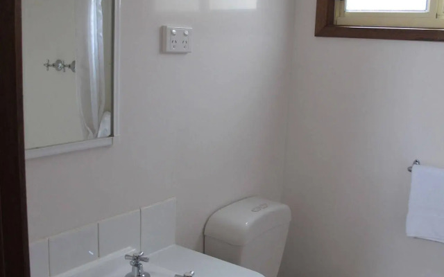 Melaleuca Caravan Park