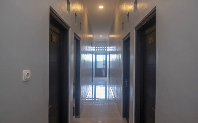 RedDoorz Near Dr Oen Solo Baru Hospital