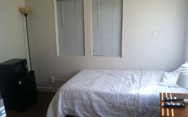 Airport Lodge