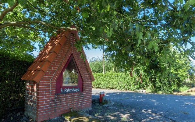 Farmhouse in Vleteren for Eight Person