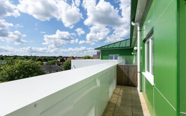 Skyvillion Tower Points - Tower Point Lovely apartment in Enfield London