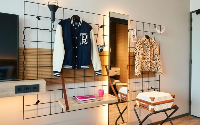 Moxy Amsterdam Schiphol Airport