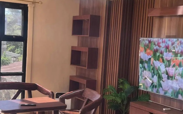 BN 5BR House With Mountain View