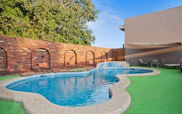 Sherbourne Terrace Hotel