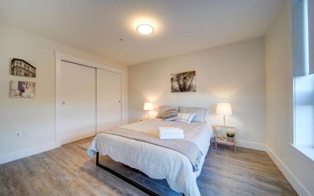 Ocean Bay New Luxury Condo Sleeps 5 Parking, Coffee, AC