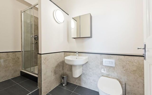Henrietta Suites City Centre
